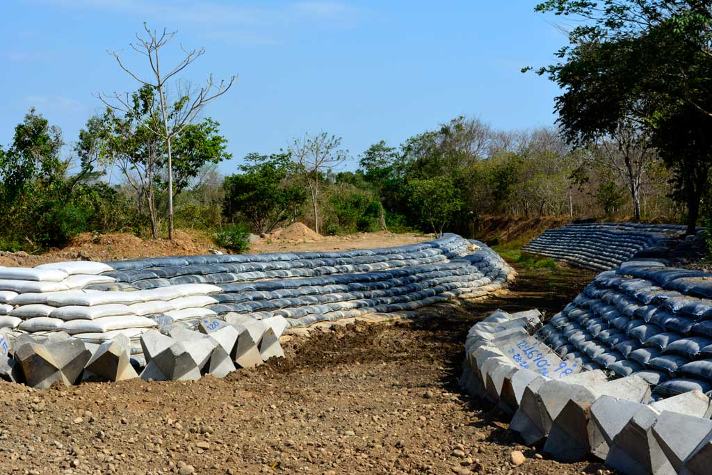 Obras de proteccion a los Meandros