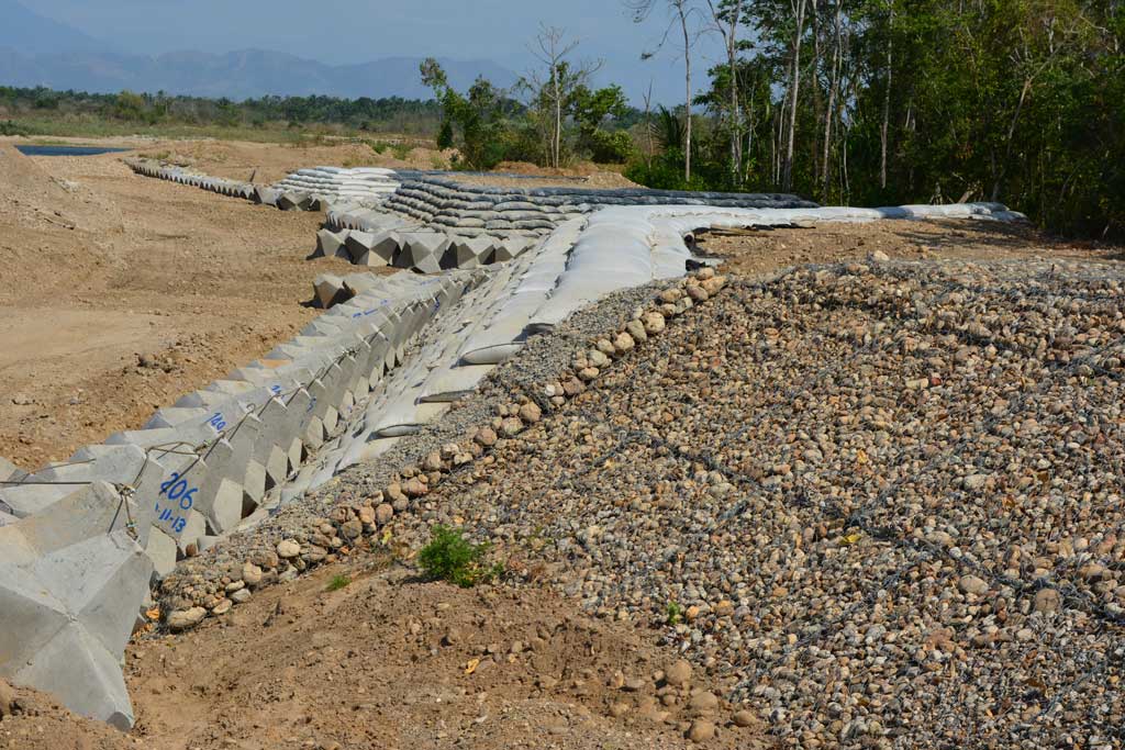 Obras de proteccion a los Meandros